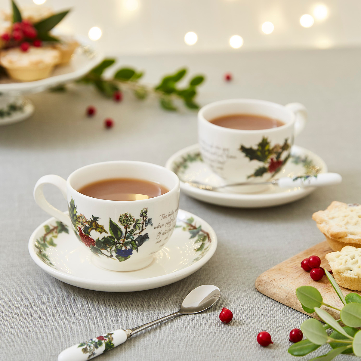 The Holly and The Ivy Teacup and Saucer Set image number null